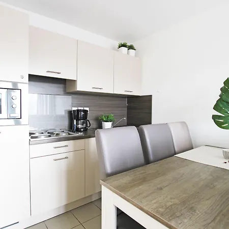 Evancy Les Margats Бре-Дюн